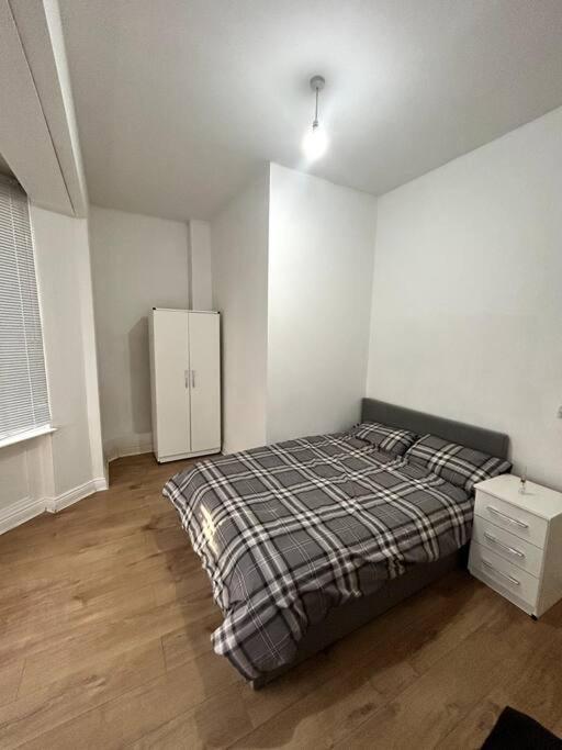 Leicester Spacious Flat With Free Parking Exterior photo