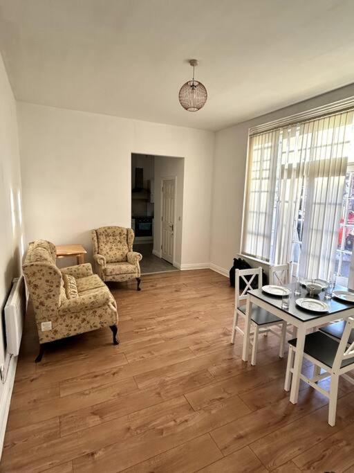 Leicester Spacious Flat With Free Parking Exterior photo